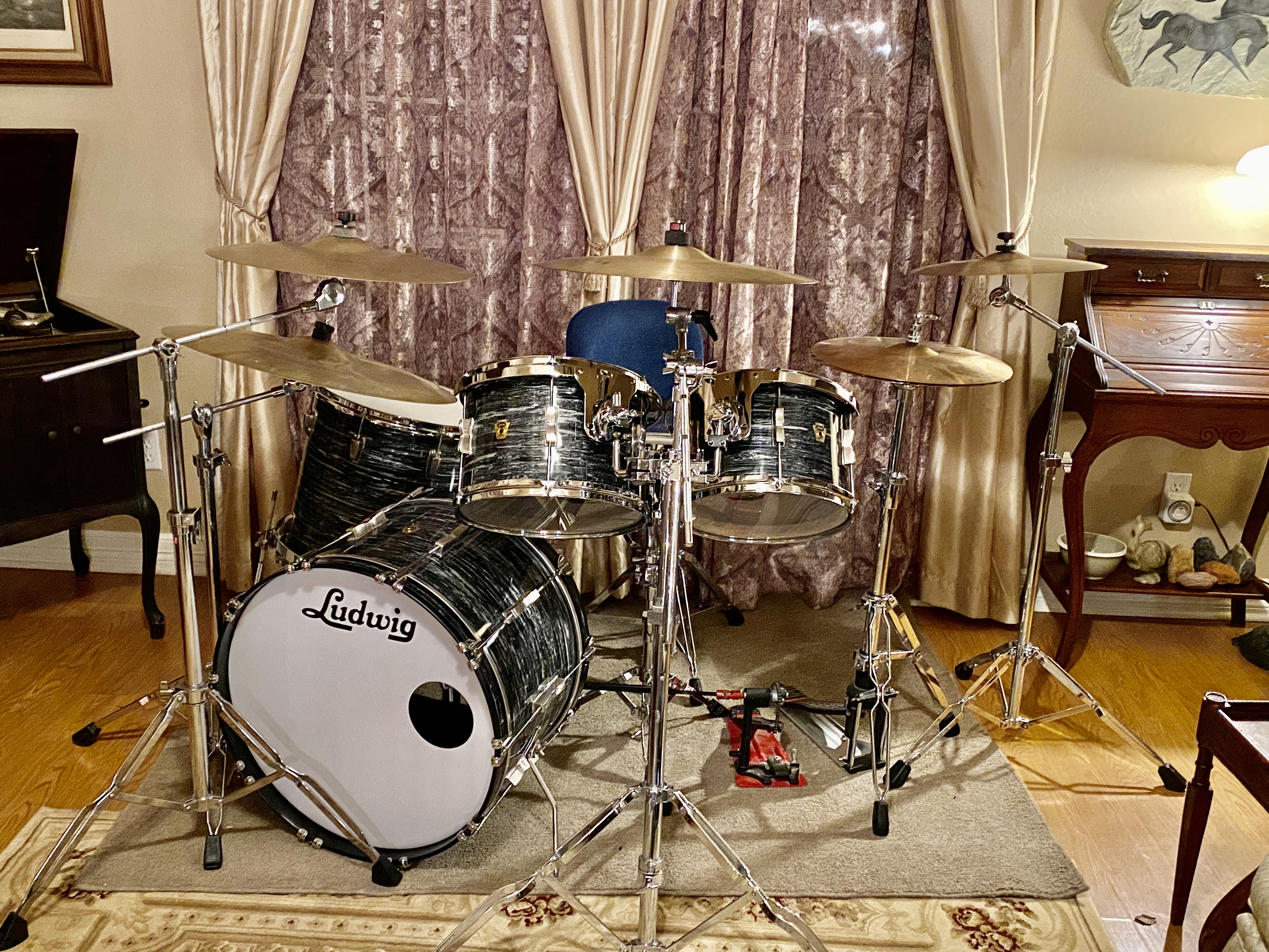 Ludwig Transition Badge — Finished kit